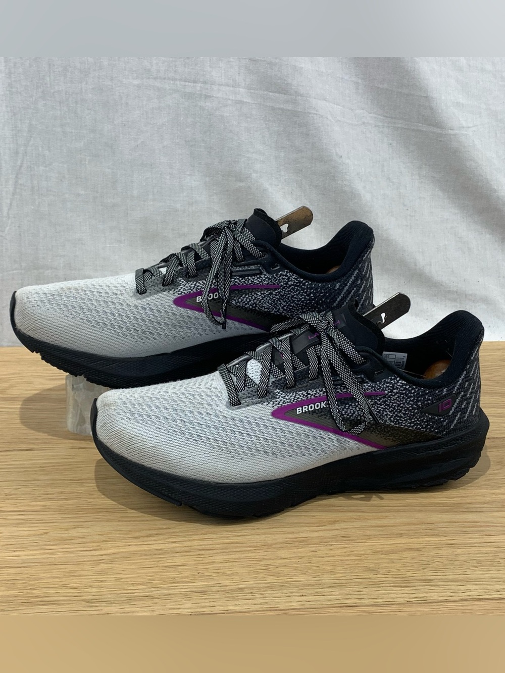 Brooks Launch 10 Women's Running Shoes Size 8.5 B Black White Violet 120398-085